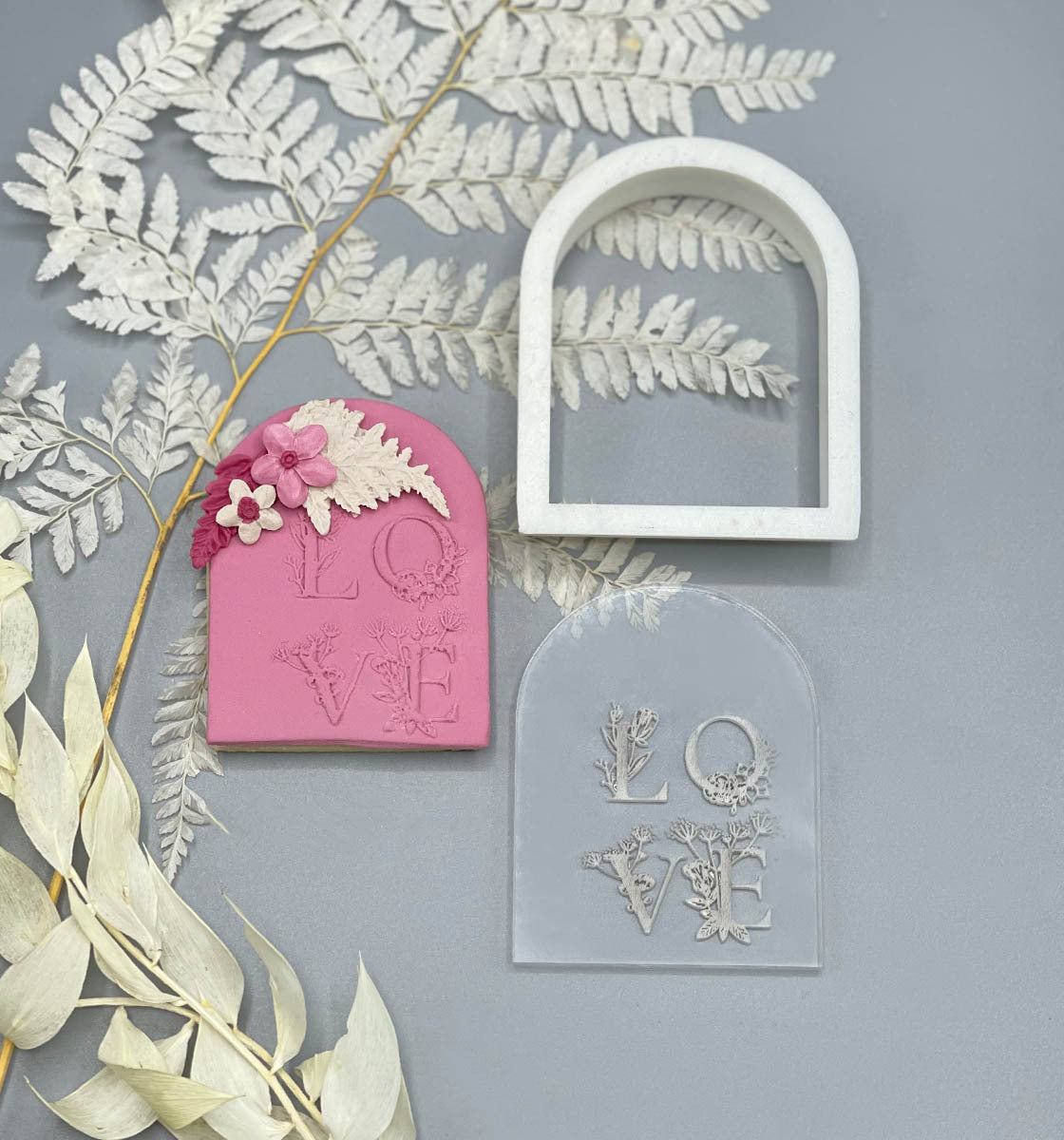 Arched Love - Cookie Cutter + Embosser Set