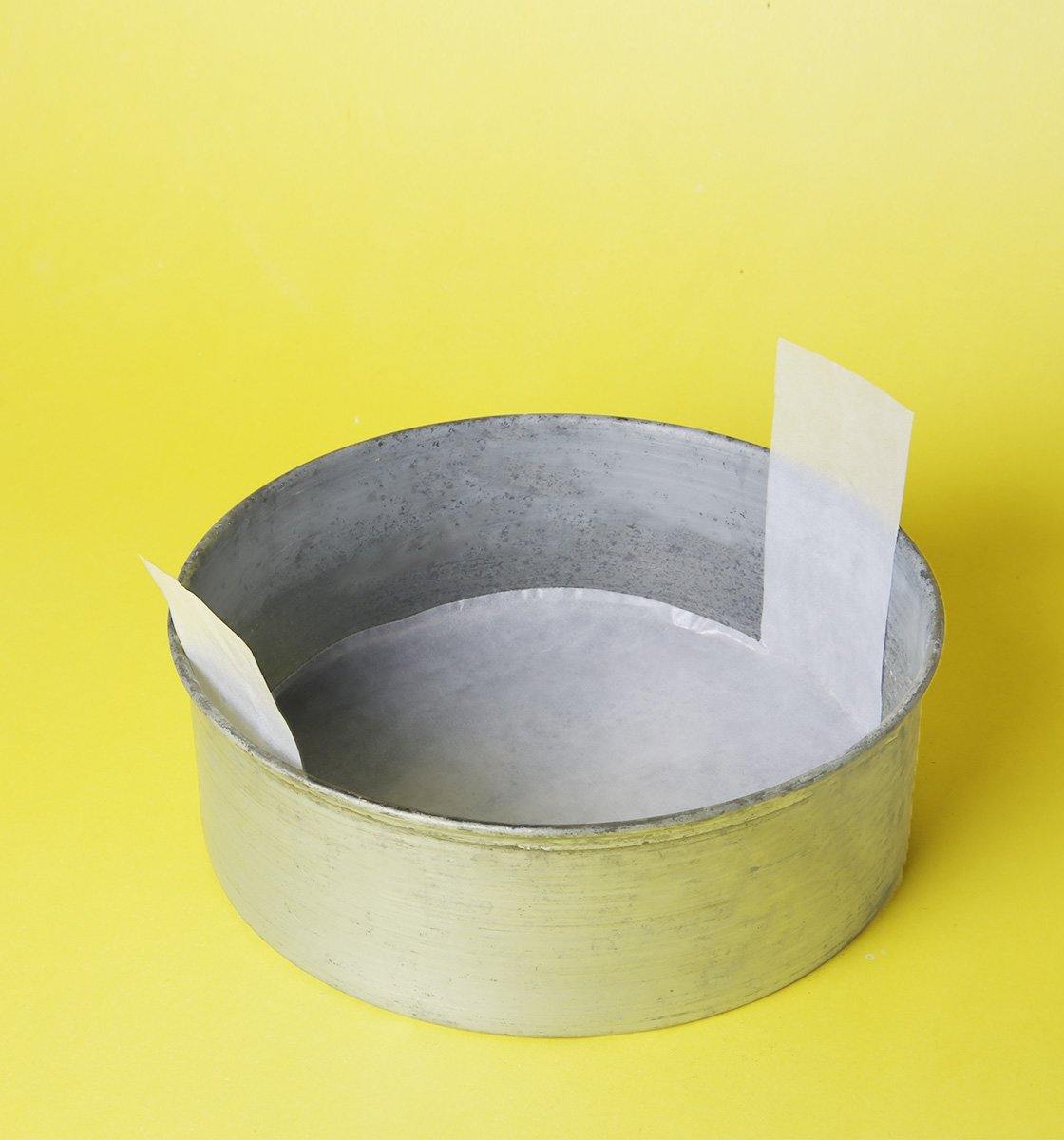 Pre-cut Butter Paper - 7 inches round with handles - Inspired Baking