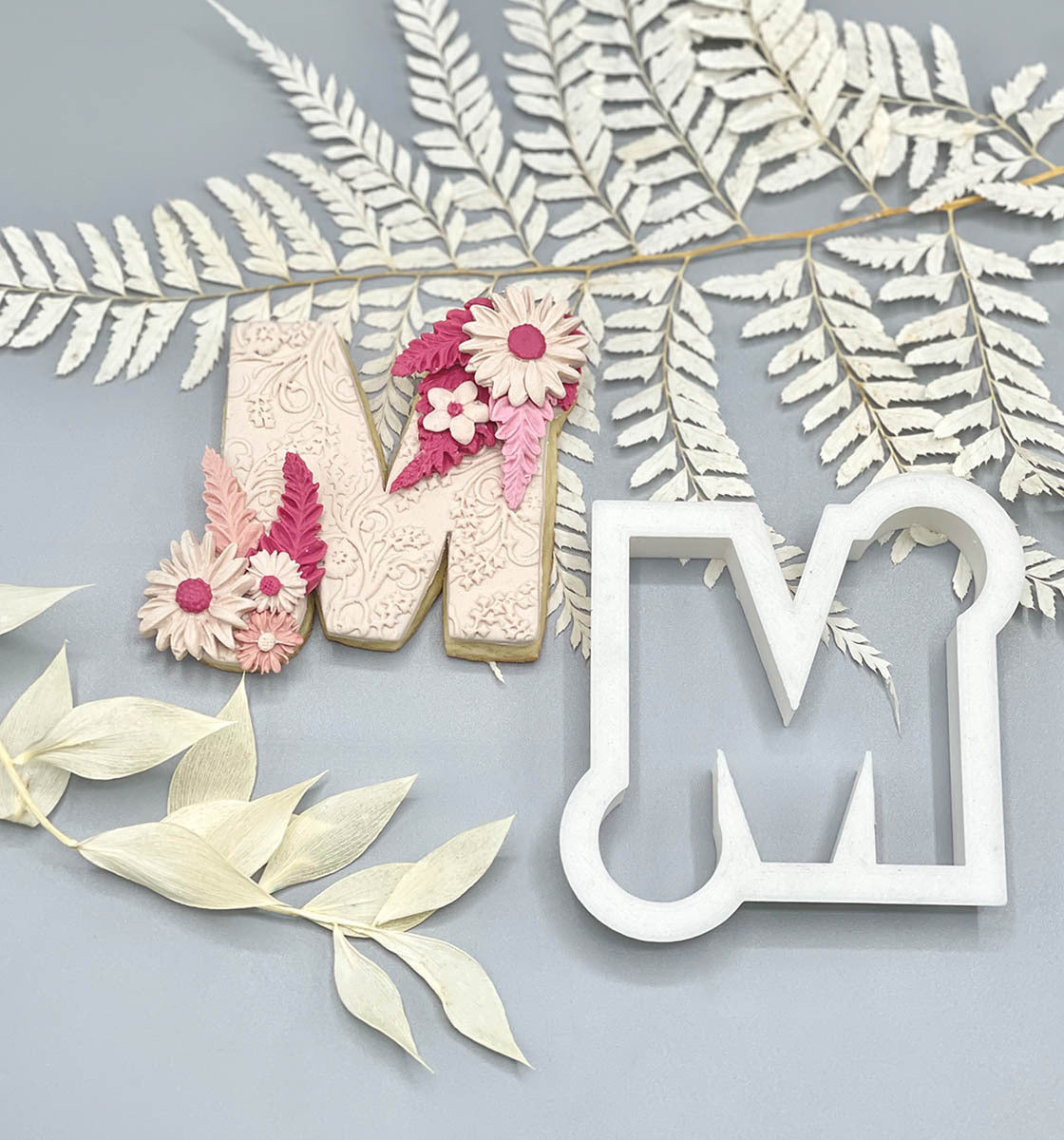 Floral (M) - Cookie Cutter