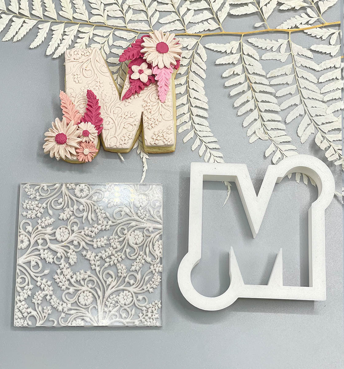 Floral M - Cookie Cutter + Embosser Set